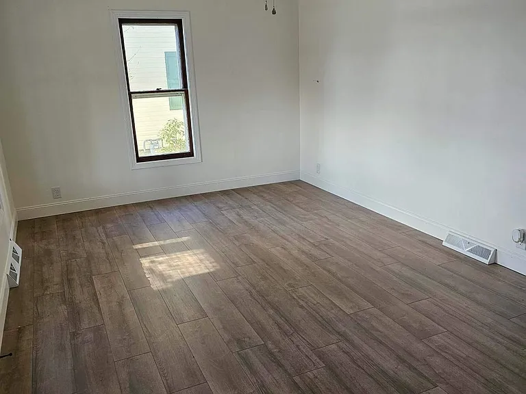 110 S Hopkins St #1 — Photo 5