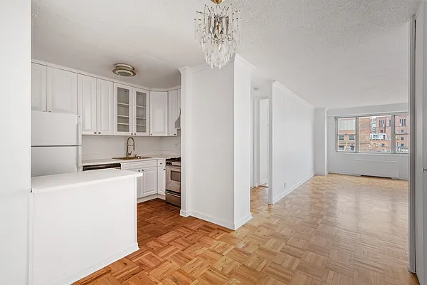 Sold by Compass | media 1