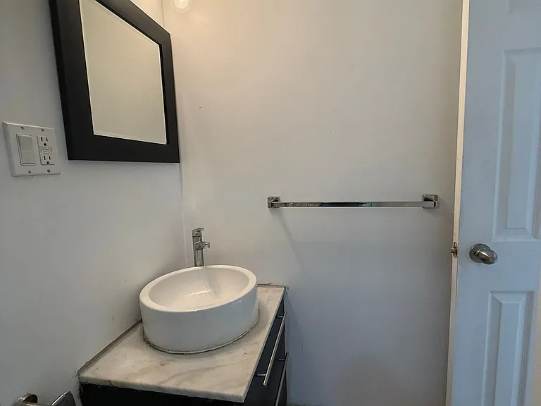 430 Balkan Rd #BASEMENT — Photo 22