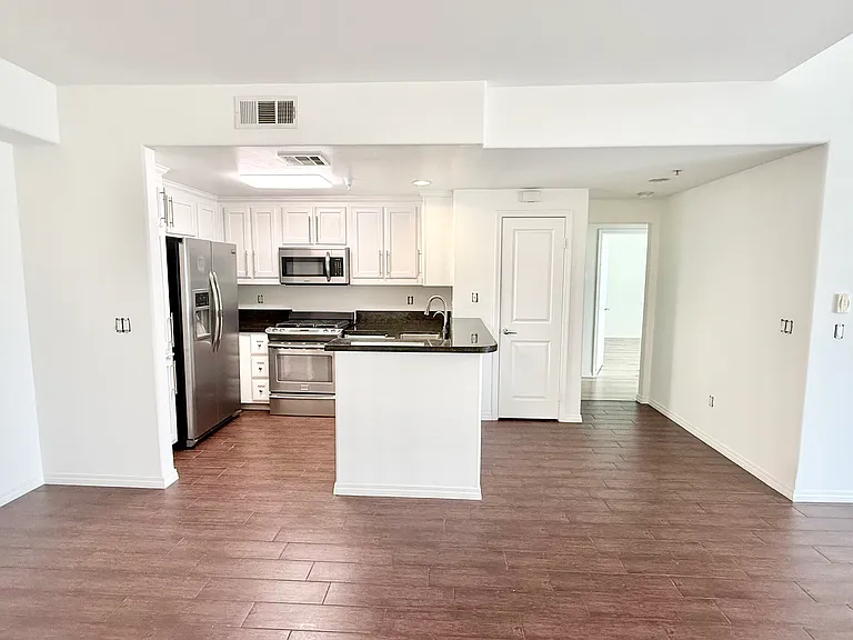 The Watermarque Apartments — Photo 24