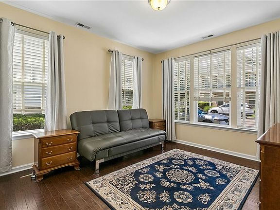 5th image of 4111 Prospect St