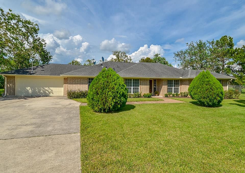 1st image of 2106 Lucy Ln