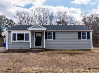 62 Edgehill Rd, Taunton, MA 02780