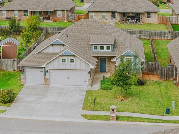 4925 Crater Lake Dr, Edmond, OK 73025
