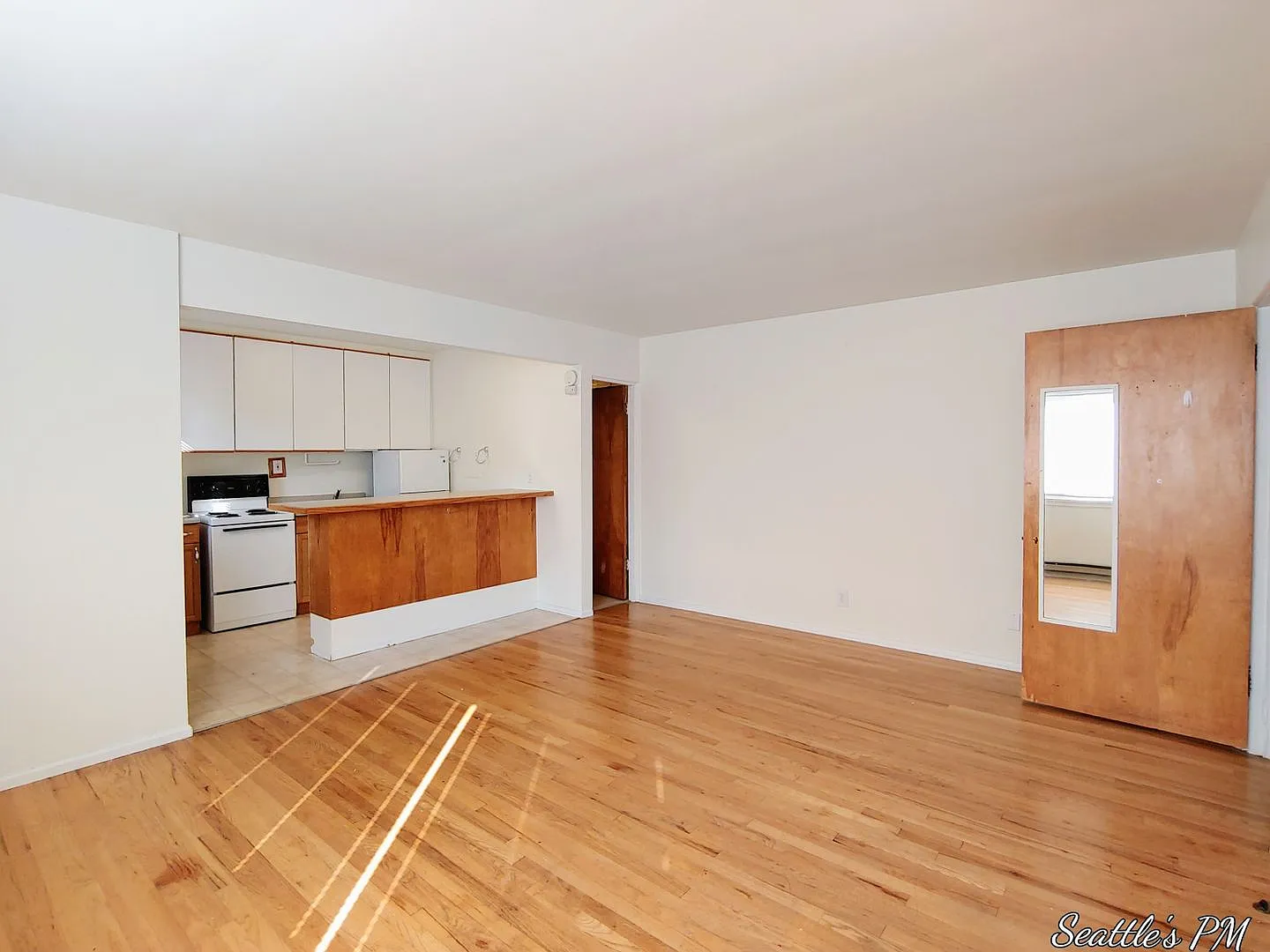 6537 Oswego PL NE — Photo 4