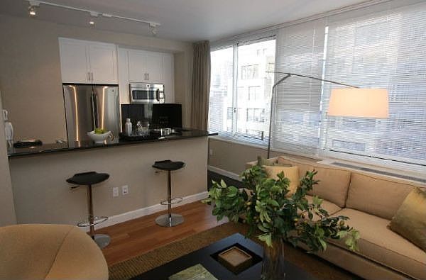 1st image of 320 W 38th St APT 2023
