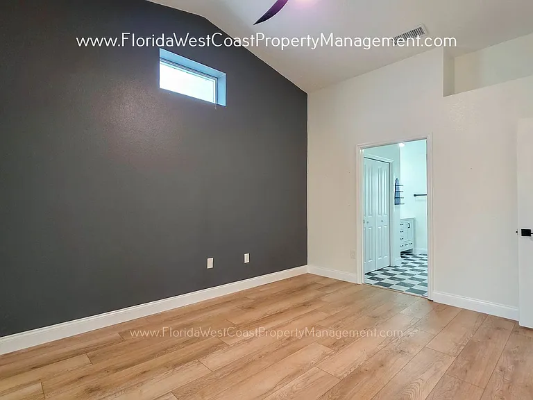 4667 Hamlets Grove Dr — Photo 25