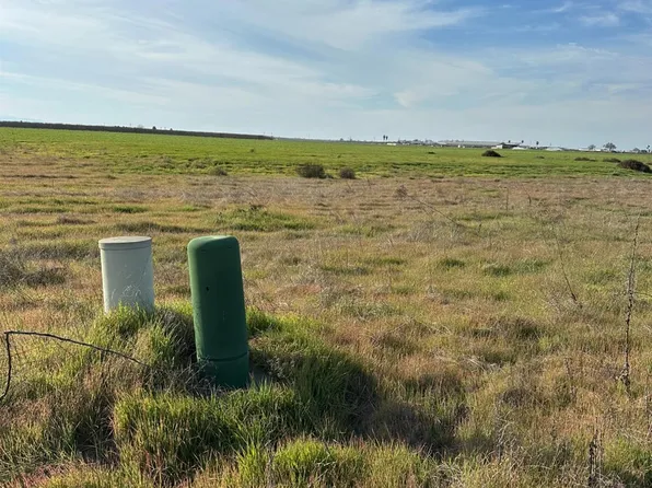 8886 Lilly Way, Hanford, CA 93230