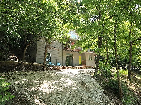 2nd image of 212 N Oklahoma Way
