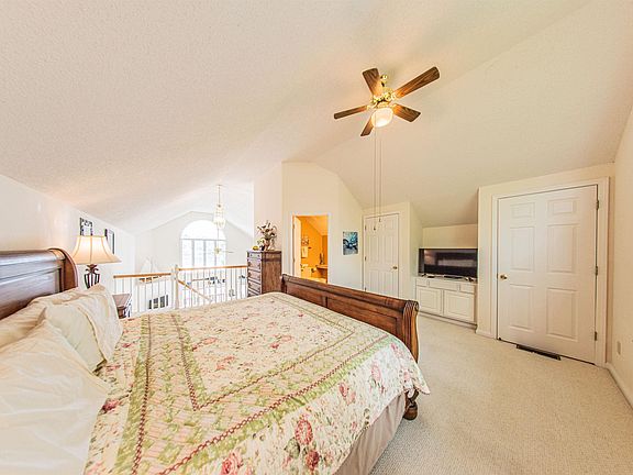 4th image of 329 Bayside Dr