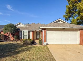 10041 Aberdeen Ln, Yukon, OK 73099