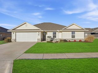 1013 Avalon Dr, Altus, OK 73521