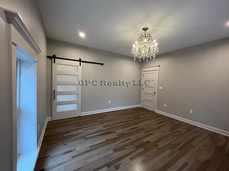 709 Webster St — Photo 23