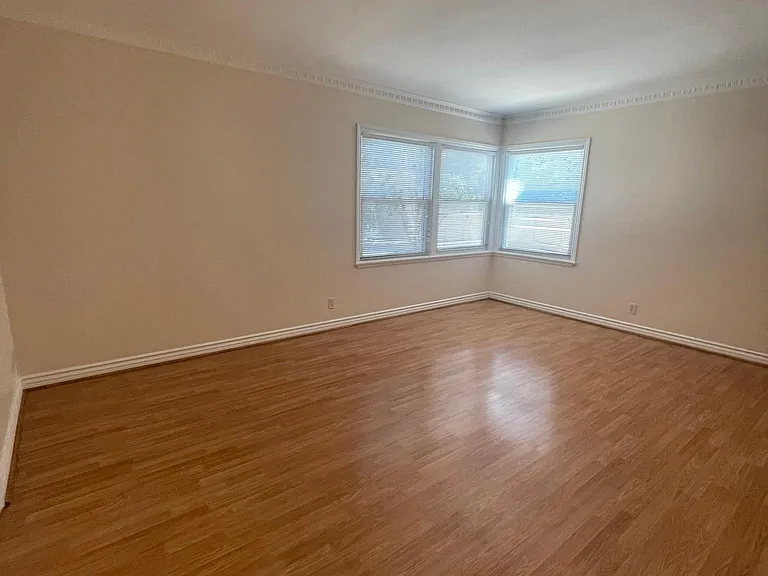 1752 N Alexandria Ave #3 — Photo 7