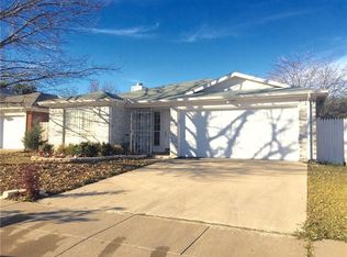 405 Moss Hill Dr, Arlington, TX 76018