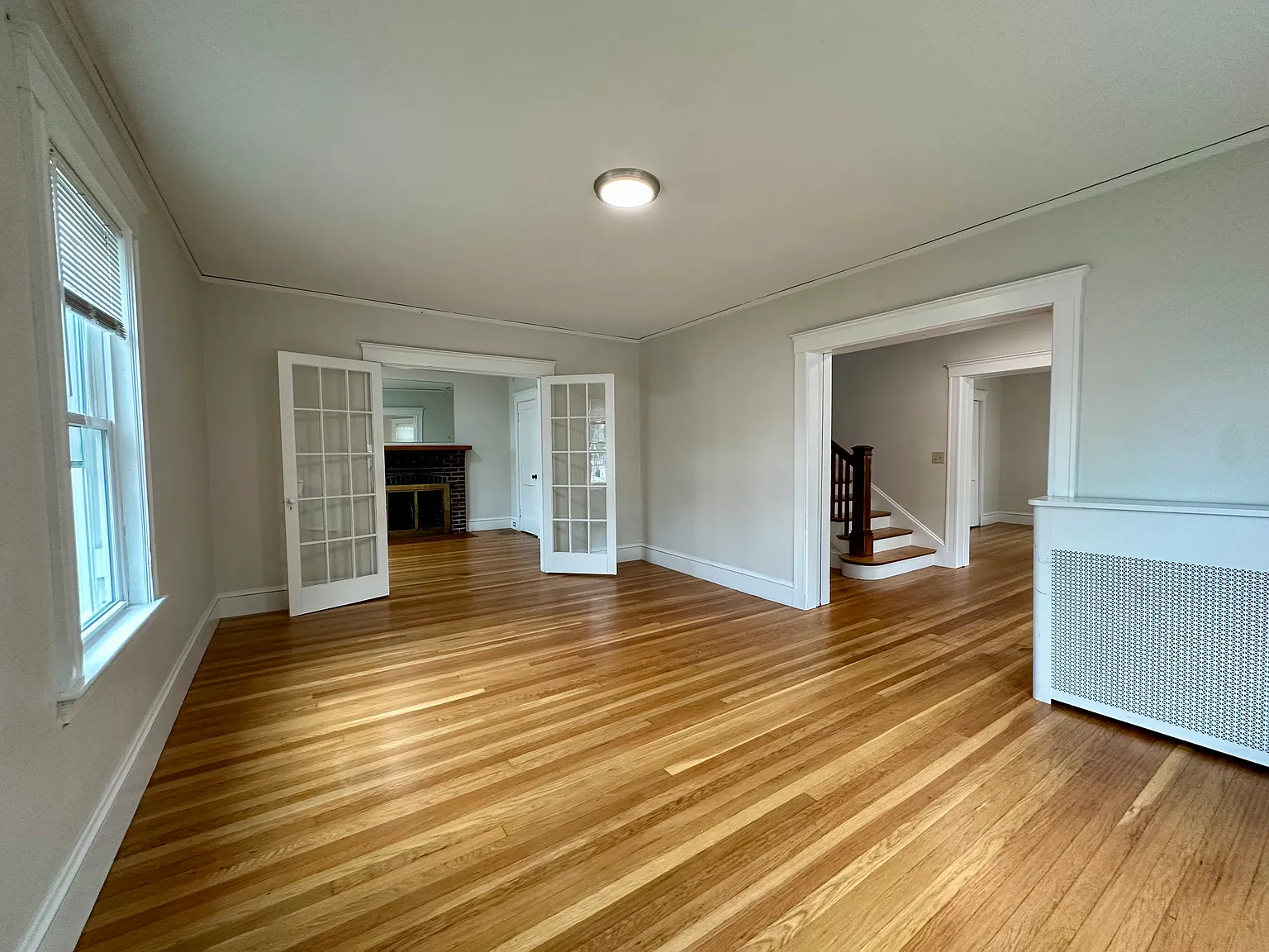 5 bed, 2.5 bath, 3000 sqft, $5,200 — Photo 3
