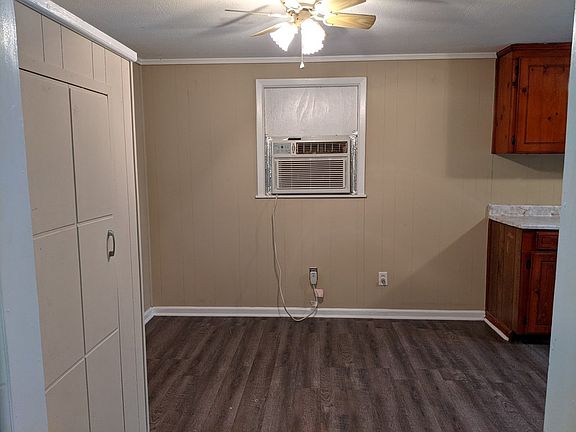 5th image of 271 Kelly Ave