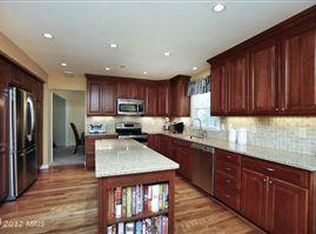 9229 Rockefeller Ln, Springfield, VA 22153