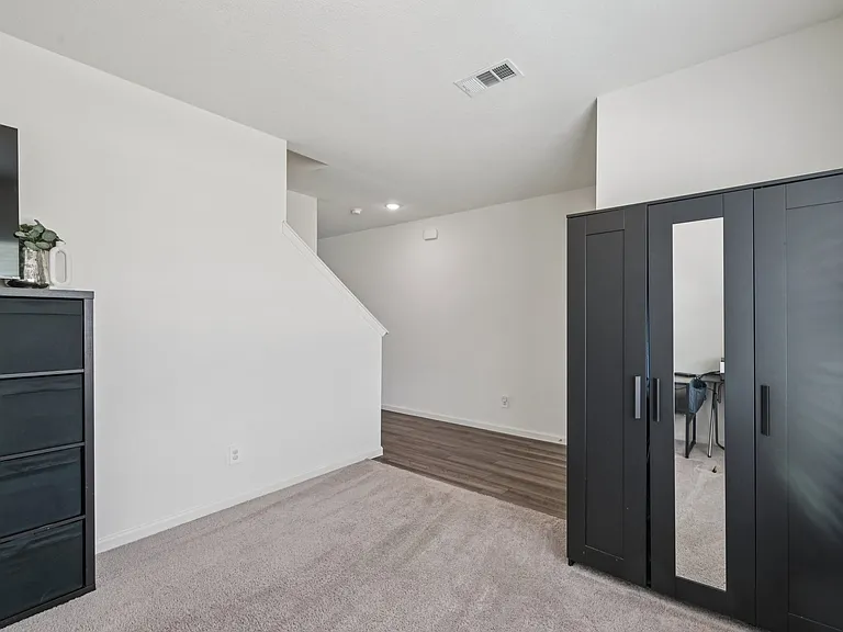 770 Yorkshire Dr — Photo 19