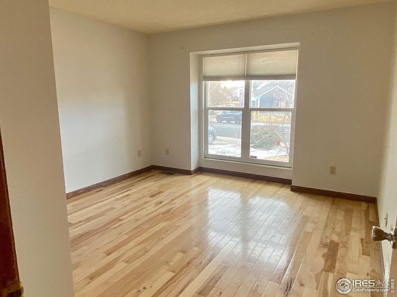 4th image of 511 W Hackberry St