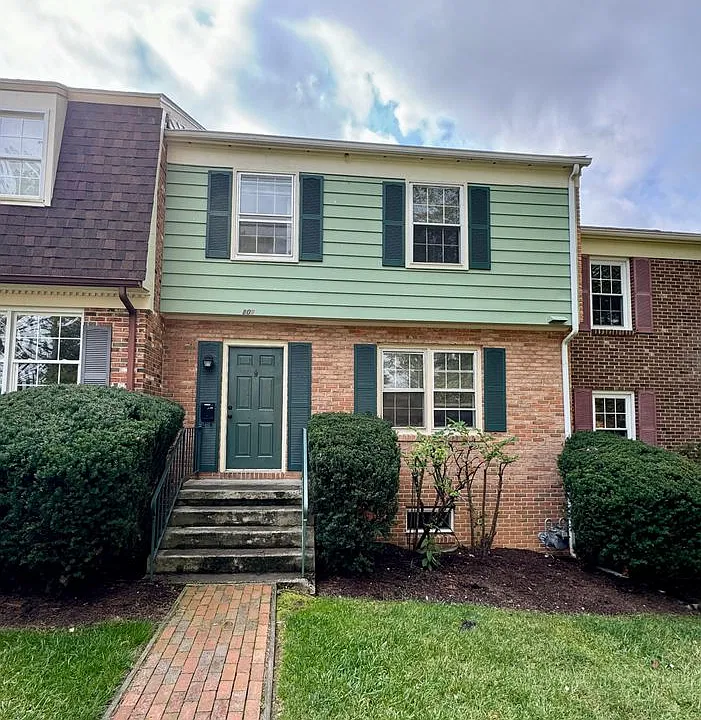 802 Cambridge Rd