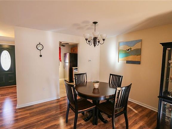 5th image of 133 Bellwood Ct