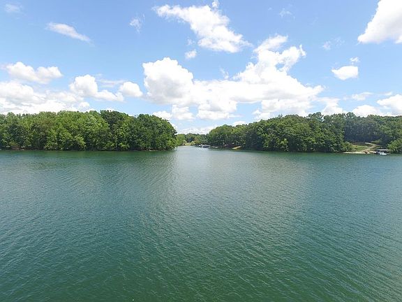 5th image of 407 Tenn Dr