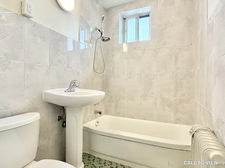 24 Pinehill Cres #407 — Photo 10