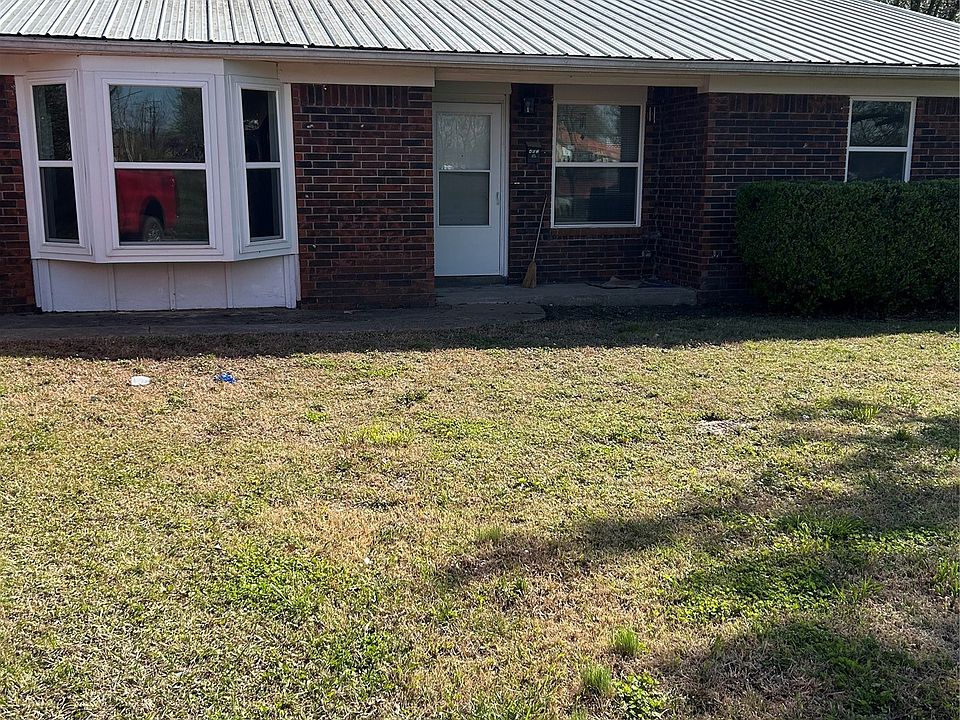 1st image of 402 NW F St