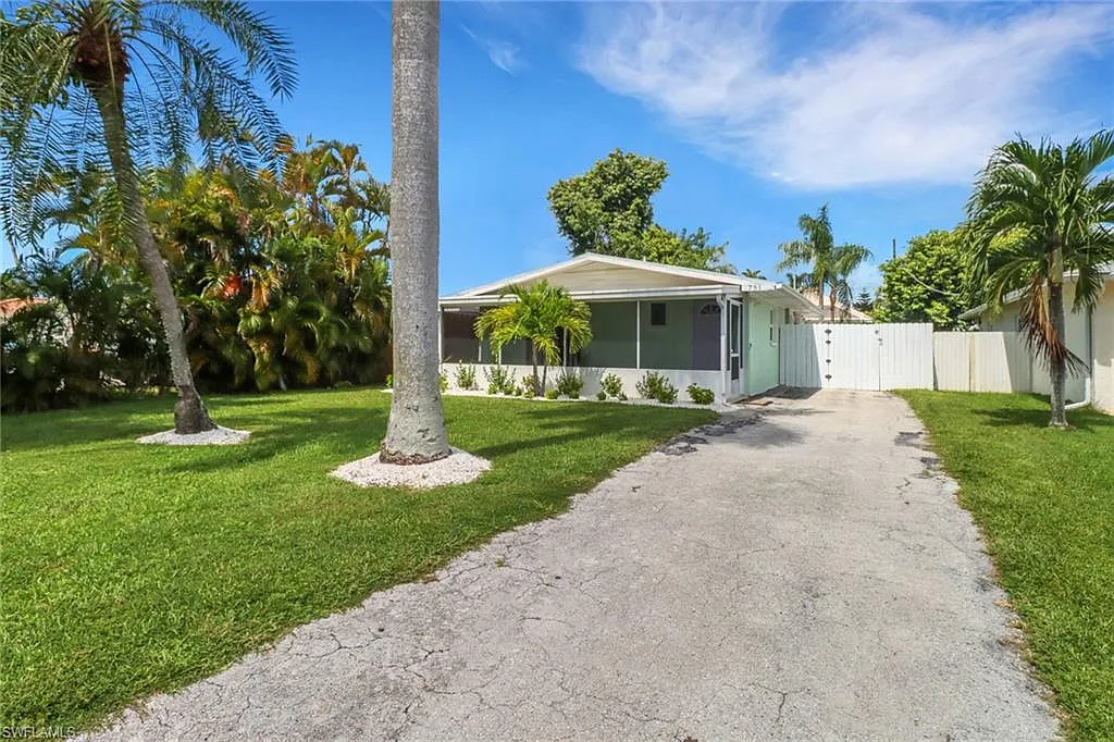 2 bed, 1.0 bath, 912 sqft, $4,000 — Photo 4