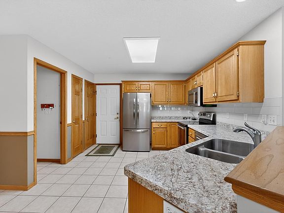 5th image of 4807 Tee Ct SW
