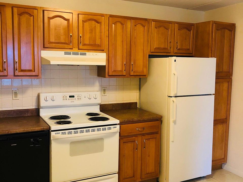 1st image of 182 Quincy Ave