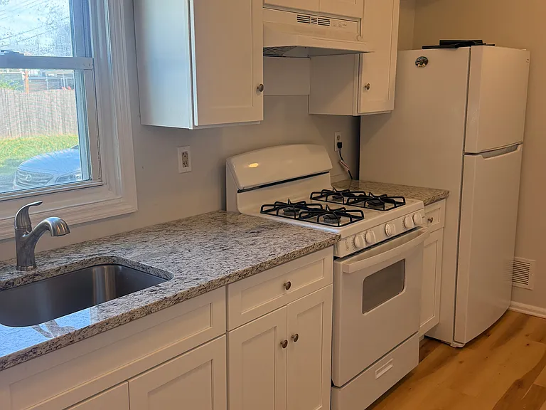 21 Avenue A — Photo 29