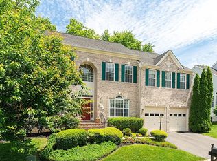 6241 Rolling Spring Ct, Springfield, VA 22152