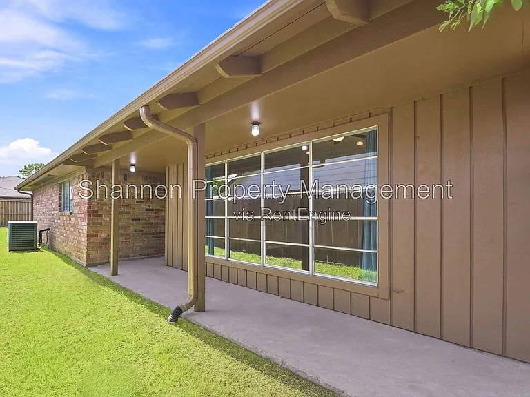 6215 Autumn Arbor Dr — Photo 32