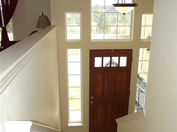 2nd image of 1914 S Canyon Woods Ln
