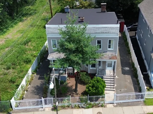 22 Kensington Pl, East Orange City, NJ 07017