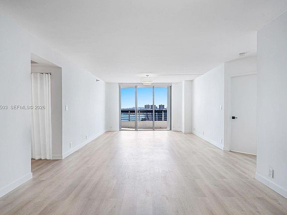 3rd image of 19101 NE 36th Ct APT 2604