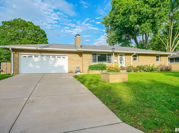 1506 Norwood Ave, Pekin, IL 61554