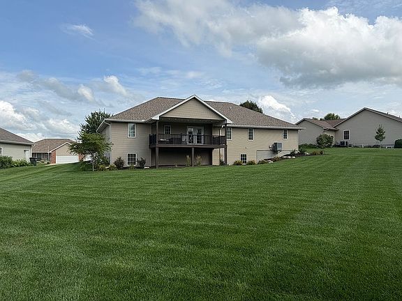3rd image of 1237 Maly Blvd