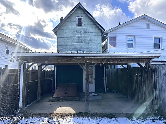 3rd image of 323 Adams St