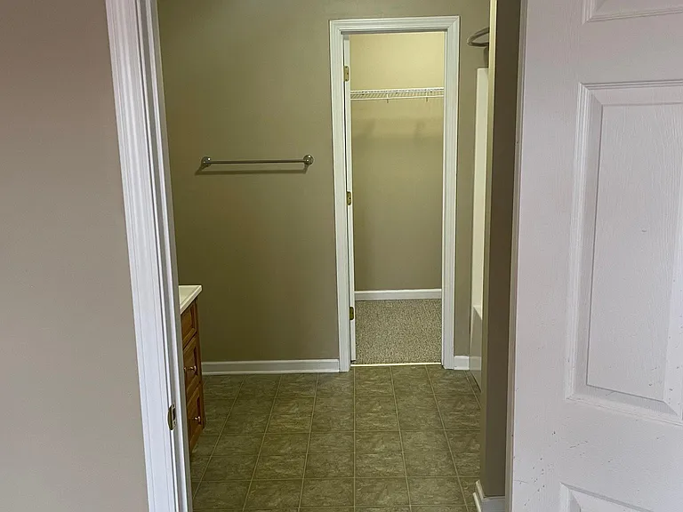 139 Lowell Ct — Photo 12