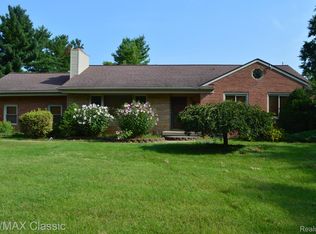 56000 Nine Mile Rd, South Lyon, MI 48178