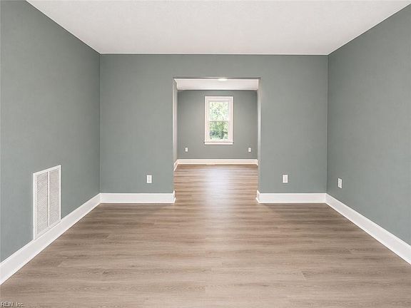2nd image of 914 Widgeon Rd