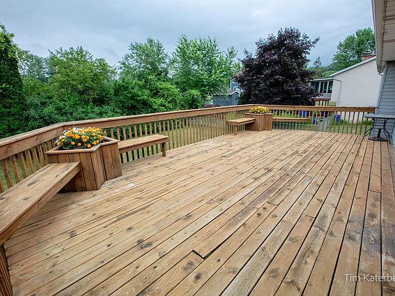 3rd image of 6139 Samrick Ave NE