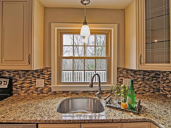 5th image of 3 Ironwood Ln