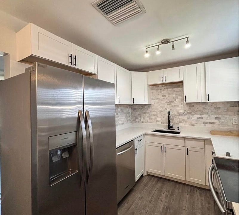 1st image of 35 W 11th St