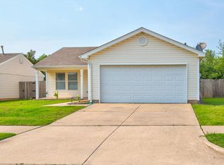 125 Bryan Dr, Edmond, OK 73003
