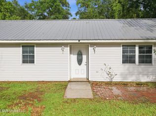 867 1/2 Washington St, Bay Saint Louis, MS 39520