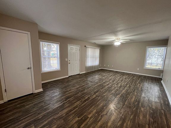 4th image of 725 Burleigh Ave
